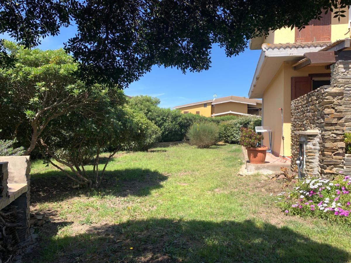 L' Elicriso, A Pochi Passi Dal Mare Con Giardino Privato - The Elicriso, A Few Meters From The Sea, With Private Garden Appartement Stintino Buitenkant foto