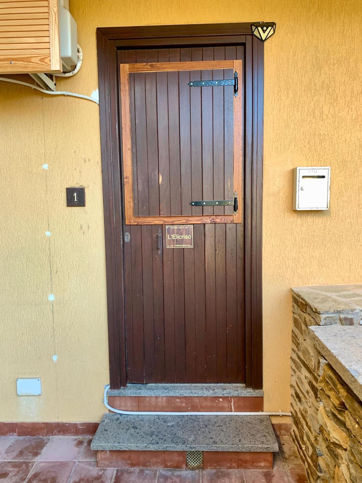 L' Elicriso, A Pochi Passi Dal Mare Con Giardino Privato - The Elicriso, A Few Meters From The Sea, With Private Garden Appartement Stintino Buitenkant foto